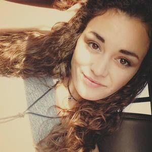 Meet your Posher, Desiree